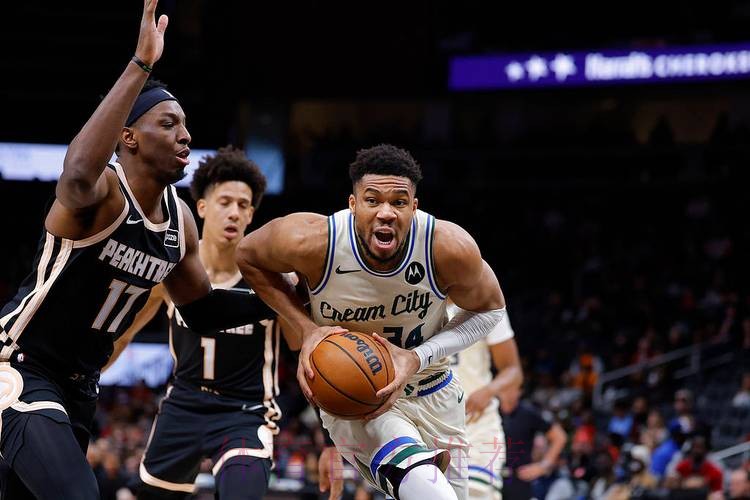 字母哥21+17沃克空砍32分 雄鹿险胜老鹰